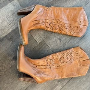 Jessica Simpson Abilene Alan cowboys boots. Size 8